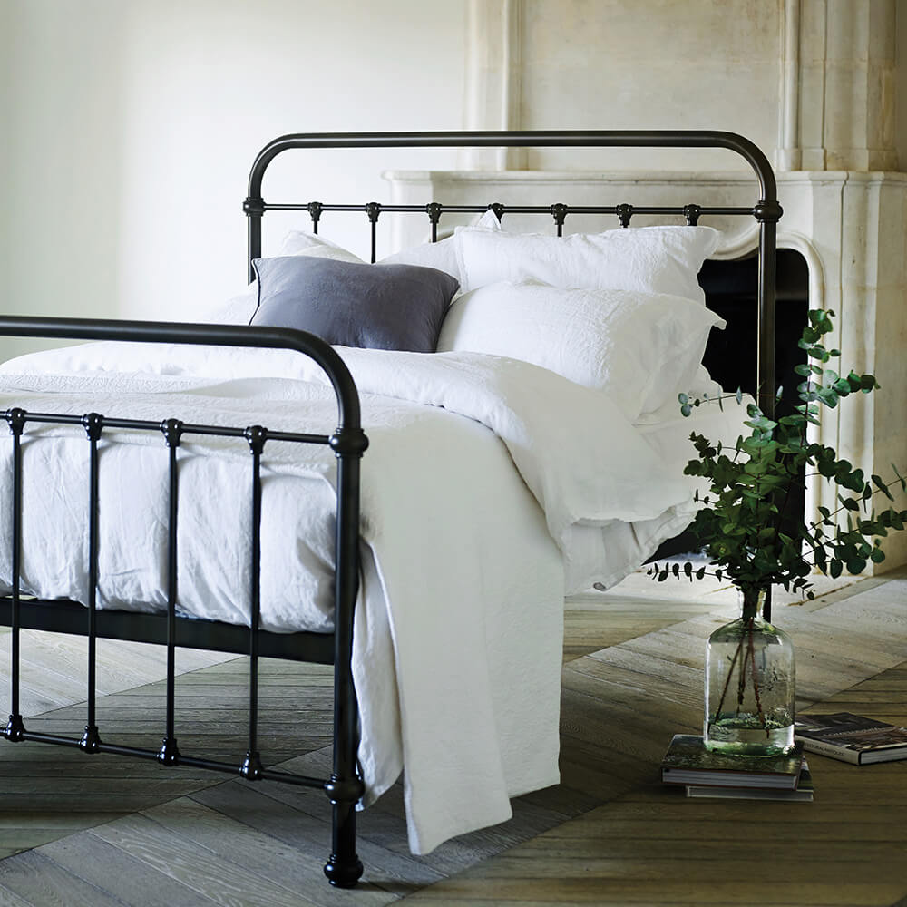 Oliver Bronze Bed, King, Bronze
